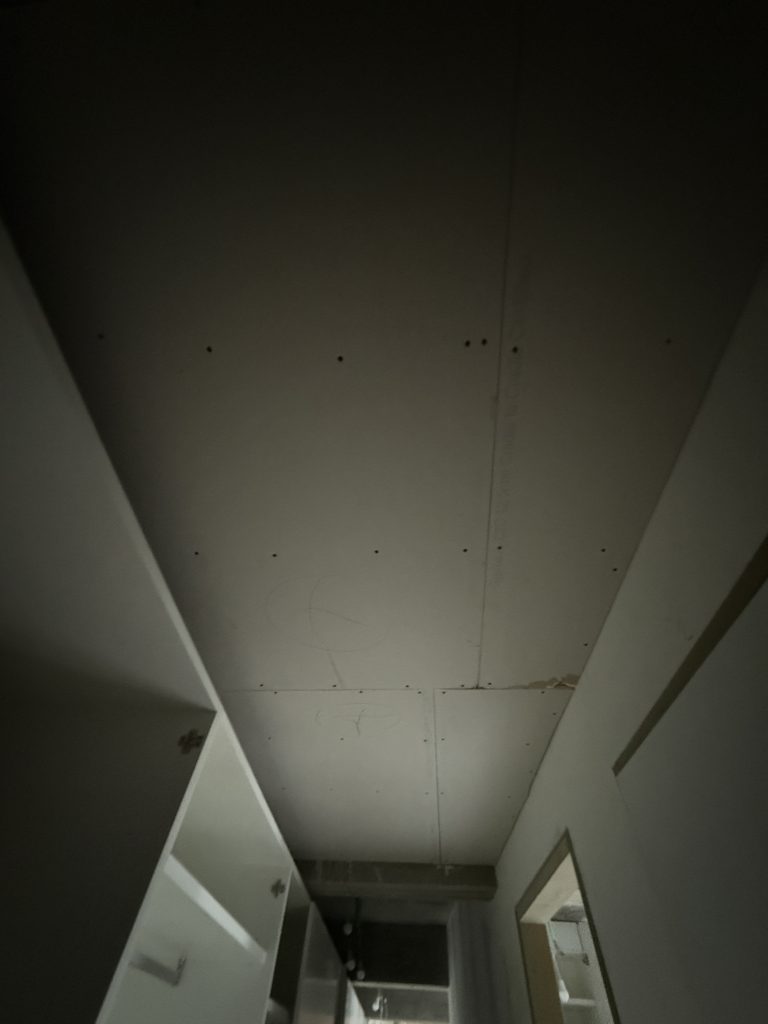 IMG_4474 Plafond in gipskarton vóór de afwerking, project Nova II